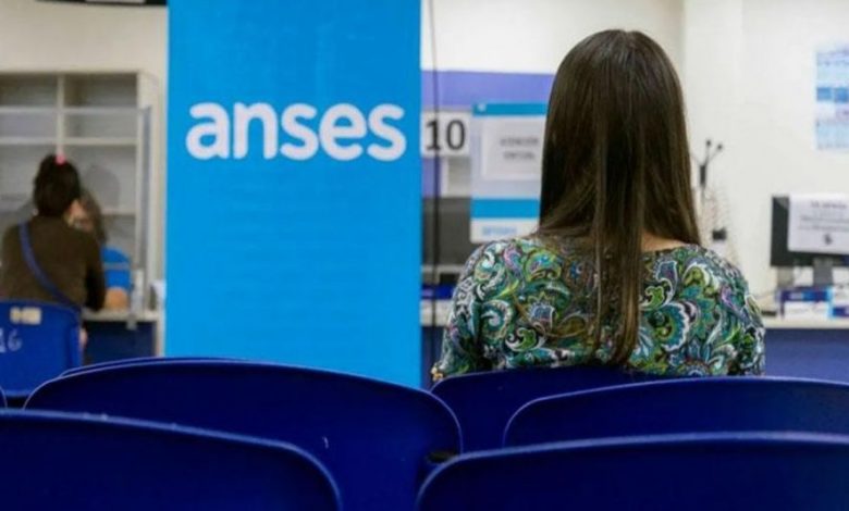 Trabajadores no registrados deberán inscribirse en ANSES para acceder al bono
