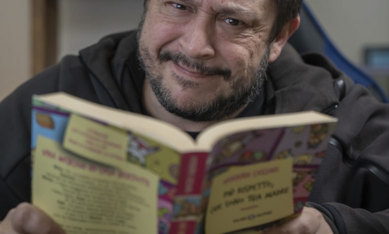 Suspendieron a un docente en San Juan por leer un cuento de Hernán Casciari en clase