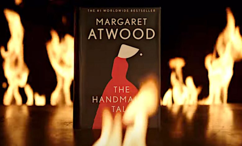 Margaret Atwood publica edición de "El Cuento de La Criada" imposible de quemar