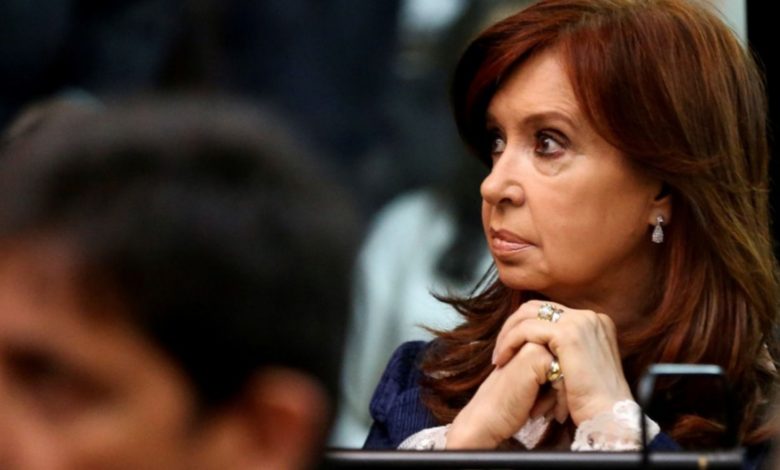 Cristina Fernández recusó al fiscal Luciani y al juez Giménez Uriburu
