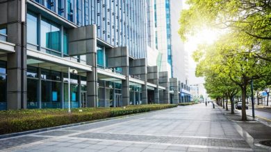 edificio moderno con naturaleza