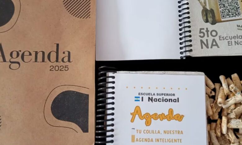 Agendas con colillas de cigarrillos