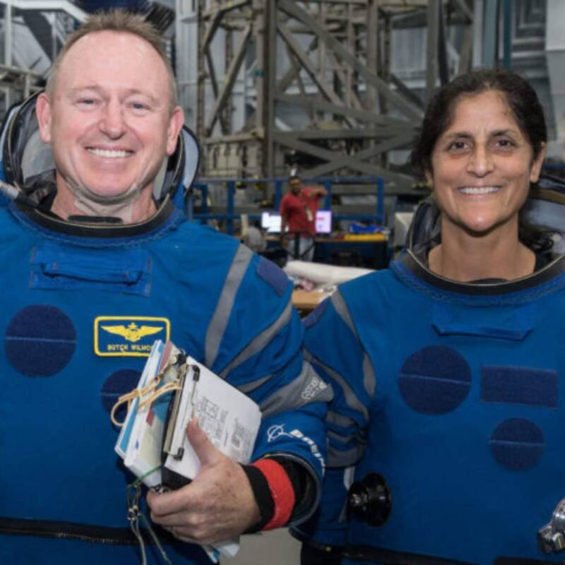 Hablaron por primera vez los astronautas varados en el espacio 