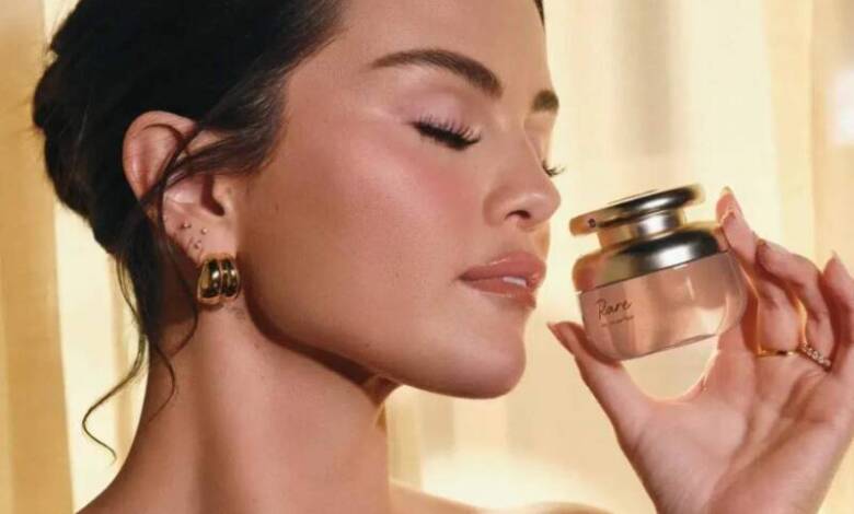 Selena Gomez lanzó un perfume inclusivo para personas con movilidad reducida