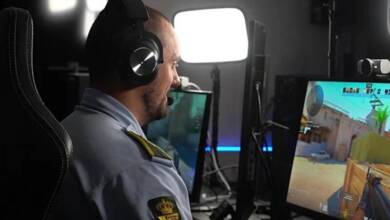 Tinder análogo en las alturas: el cuadernillo rojo que une senderistas en Suiza