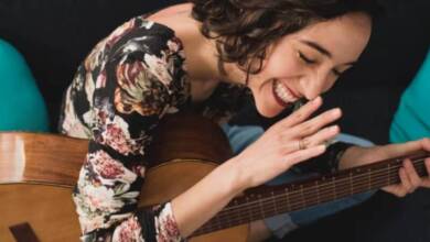 Una cantautora realiza shows con lenguaje de señas