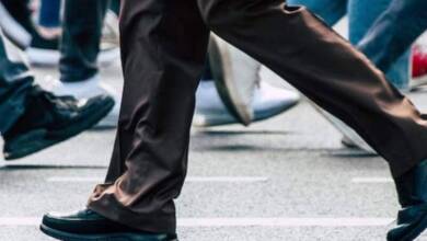 Un país europeo prohíbe caminar rápido por la calle