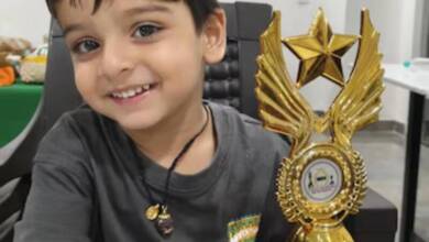 Tiene 3 años y es el jugador de ajedrez más joven en obtener una calificación oficial