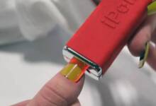 Presentaron uñas inteligentes que cambian de color en segundos