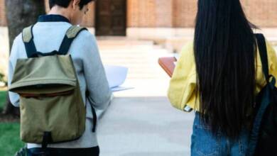 En Argentina se gradúan más mujeres, pero tienen menos acceso al poder y cobran menos