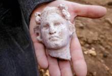 Descubrieron una necrópolis de la antigua Roma con esqueletos, mosaicos y edificios funerarios