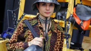 Moda con neumáticos: la diseñadora argentina que transforma caucho en indumentaria