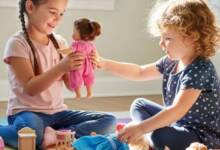 La "escuela" en casa: cómo el cuidado de los hermanos menores forja la inteligencia emocional